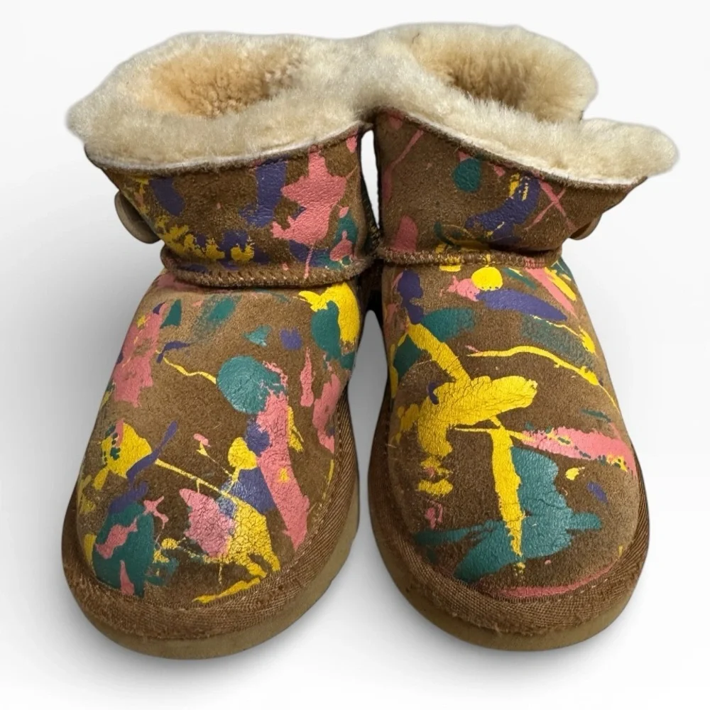 UGG Mini Bailey Button Paint Splatter Shearling Boots Toddler Size 10 Brown